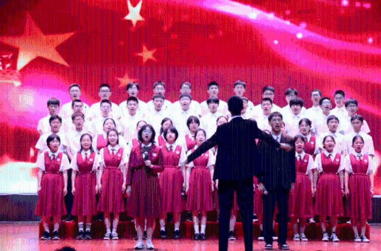 男女青年之间该不该用顿号隔开？游戏画面